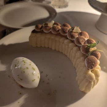 Bagatelle Miami River - Miami spice cake - French Near Me - Miami, Florida Bagatelle Miami River - Miami spice cake - French Near Me - Miami, Florida