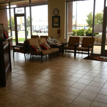 Ohana Veterinary Care - Great spacious waiting area. - Veterinarians Near Me - Bristow, Virginia Ohana Veterinary Care - Great spacious waiting area. - Veterinarians Near Me - Bristow, Virginia