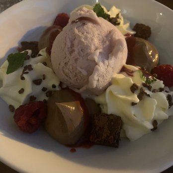Zaytinya - Chocolate Rose - Greek Near Me - Washington, DC, District of Columbia