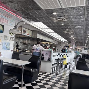 Penny's Diner - Clean neat staff and a warm welcome seating - Diners Near Me - Hearne, Texas Penny's Diner - Clean neat staff and a warm welcome seating - Diners Near Me - Hearne, Texas