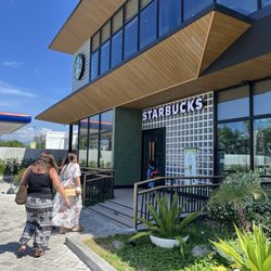 Starbucks - Outside entrance