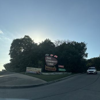 The County Line - Barbeque Near Me - Austin, Texas