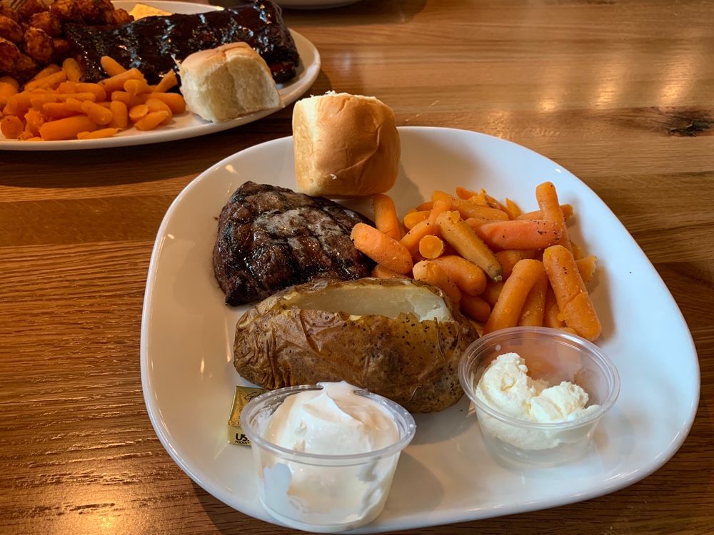 THE GRILLE HOUSE Updated May 2024 16 Photos & 12 Reviews 777 Lady