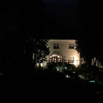 Café Parkvilla - Park Villa at night. - German Near Me - Bad Heilbrunn, BY