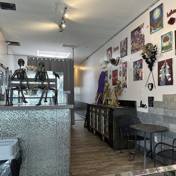Undergrind Cafe - Inside - Cafes Near Me - Los Angeles, California Undergrind Cafe - Inside - Cafes Near Me - Los Angeles, California