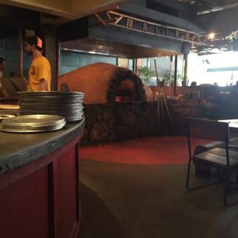 Flatbread Company - Super good pizza done old school with amazing flavor !! - Pizza Near Me - Paia, Hawaii