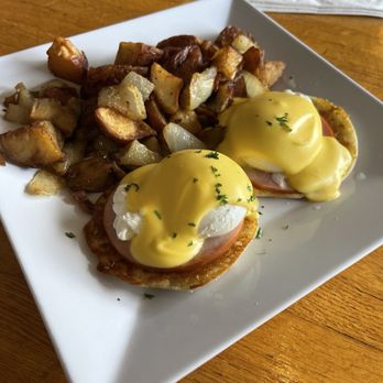 Beach Diner - Eggs Benedict - Diners Near Me - Fernandina Beach, Florida Beach Diner - Eggs Benedict - Diners Near Me - Fernandina Beach, Florida