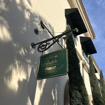 Ralph's Coffee - Coffee & Tea Near Me - Newport Beach, California