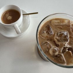 Coffee Cafe - Iced vanilla latte & cortado
