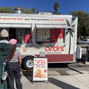 Ardi's - People lined up for Ardi's on Foothill Blvd. in La Canada Flintridge. - Food Trucks Near Me - Los Angeles, California Ardi's - People lined up for Ardi's on Foothill Blvd. in La Canada Flintridge. - Food Trucks Near Me - Los Angeles, California