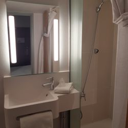 B&B Hôtel Morlaix - La salle de bain
