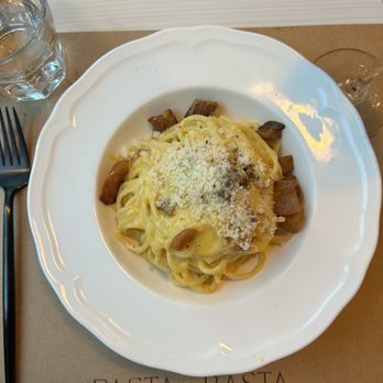 Pasta e Basta - Carbonara - Italian Near Me - Miami, Florida Pasta e Basta - Carbonara - Italian Near Me - Miami, Florida