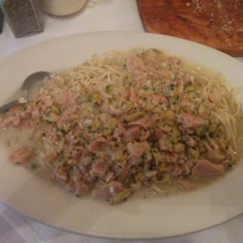 Pasta Connection - Linguini with white clams sauce - Italian Near Me - Costa Mesa, California Pasta Connection - Linguini with white clams sauce - Italian Near Me - Costa Mesa, California