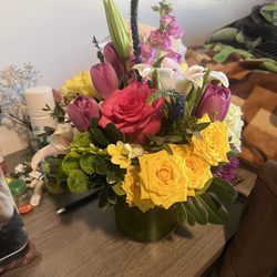 Campus Flowers - Beautiful arrangement delivered to my sisters dorm!