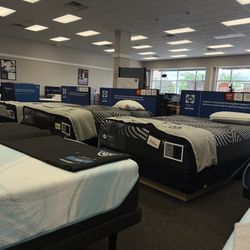 Mattress Firm Outlet - River City - Mattress