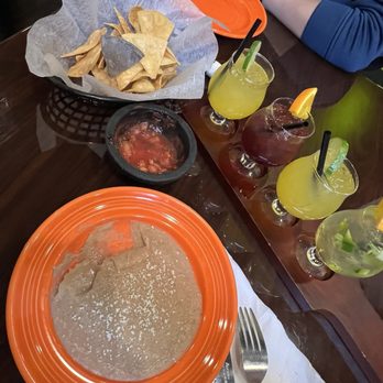 Loteria Mexican Restaurant - Mexican Near Me - Milldale, Connecticut