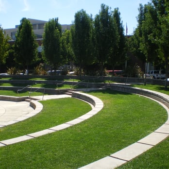Eaton Plaza - Nicely landscaped amphitheater - Parks Near Me - Fresno, California Eaton Plaza - Nicely landscaped amphitheater - Parks Near Me - Fresno, California