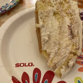 Paris Baguette - INSIDE the cake, no strawberries again ?! - Bakeries Near Me - Little Neck, New York Paris Baguette - INSIDE the cake, no strawberries again ?! - Bakeries Near Me - Little Neck, New York