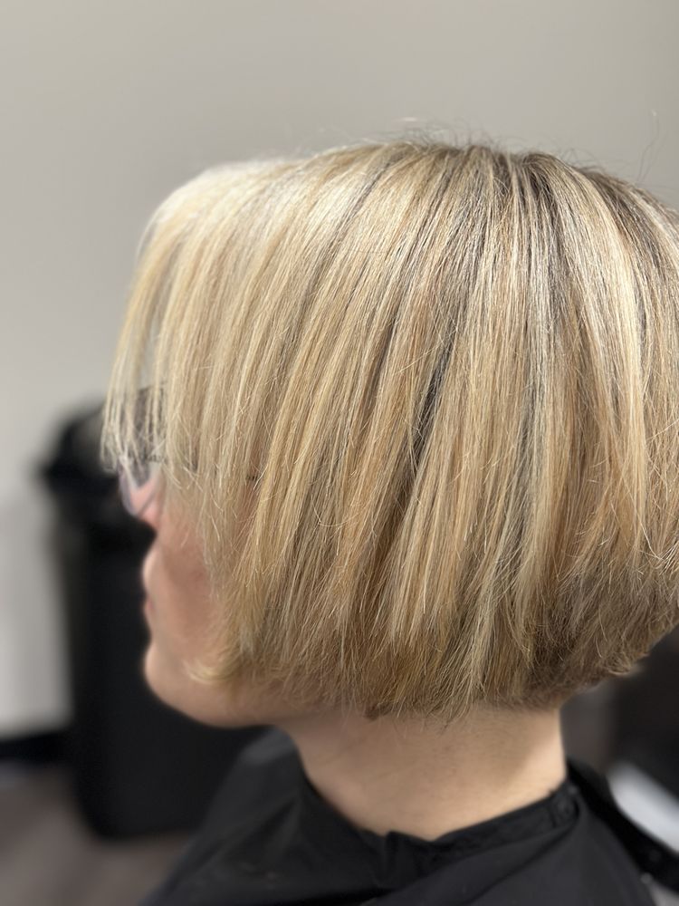Tease Hair Studio Logo