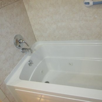 A and Faye Bed & Breakfast - The deep, whirlpool tub was a surprise! - Bed & Breakfast Near Me - Brooklyn, New York A and Faye Bed & Breakfast - The deep, whirlpool tub was a surprise! - Bed & Breakfast Near Me - Brooklyn, New York