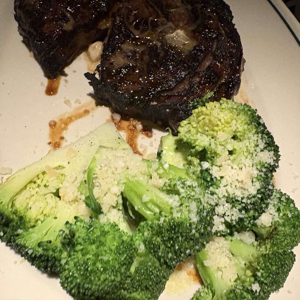Houston's Restaurant - New American Near Me - Irvine, California