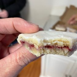 Aviator Cookie Company - Berry pazcki cookie