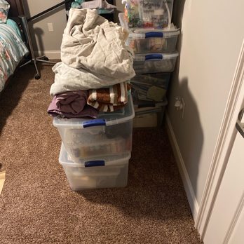 We Are Family Movers - We had lots of plastic containers and boxes too already packed - Movers Near Me - Jonesboro, Georgia We Are Family Movers - We had lots of plastic containers and boxes too already packed - Movers Near Me - Jonesboro, Georgia