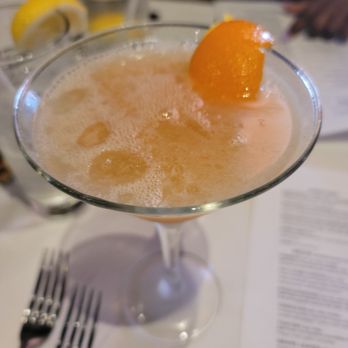 Cafe Santorini - Peach drink - Italian Near Me - Pasadena, California