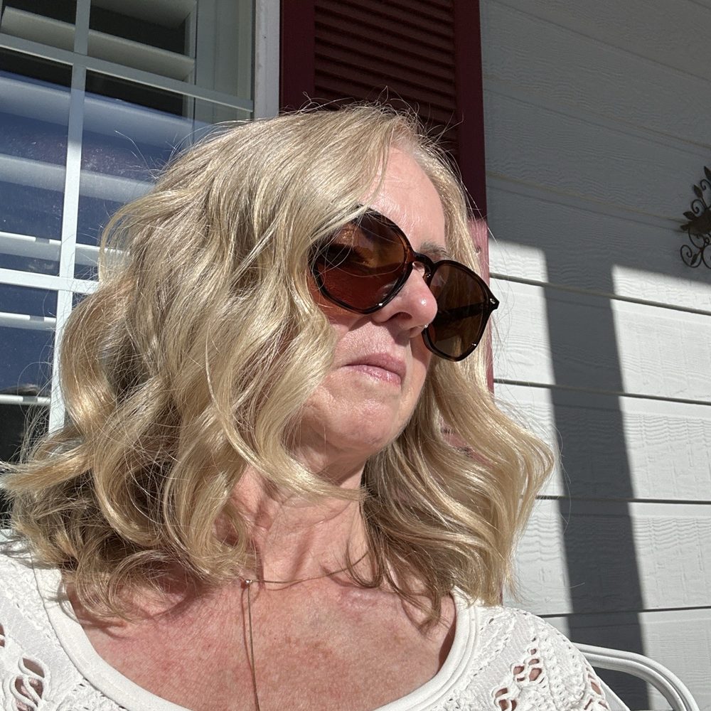 Atomic Babes - Hair Salons Near Me - Sonora, California