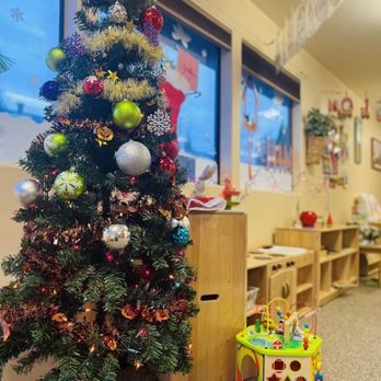 Rainbow Children's Academy - Christmas party - Preschools Near Me - Bellevue, Washington Rainbow Children's Academy - Christmas party - Preschools Near Me - Bellevue, Washington