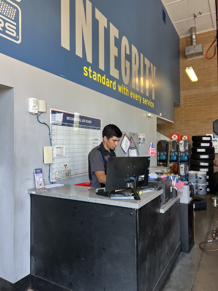 EXPRESS OIL CHANGE & TIRE ENGINEERS 55 Photos & 239 Reviews 13928 N