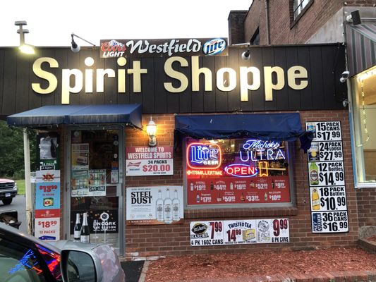 Westfield Spirit Shoppe, 612 East St, Middletown, CT 06457, US