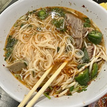 Pho 75-2 Oriental Restaurant - #1 Large Pho Combination - Vietnamese Near Me - Fresno, California