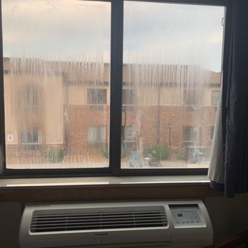 Quality Inn & Suites - Mildew window smell in the air conditioner awful - Hotels Near Me - Marion, Illinois