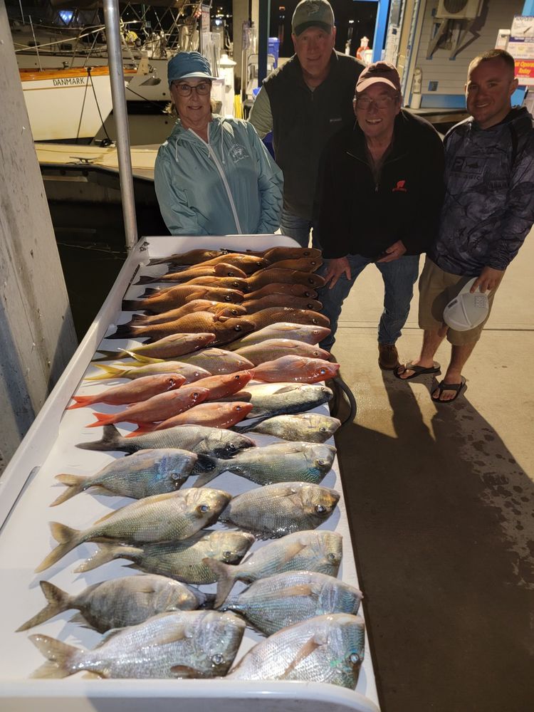 Chasin’ Tales Fishing Charters Logo