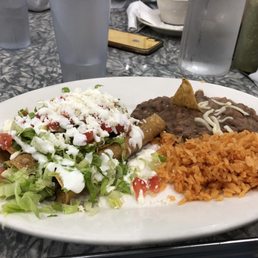 Flautas, arroz and frijoles