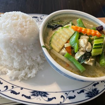 Pho Noodle House - Green chicken Curry - Thai Near Me - Oroville, California Pho Noodle House - Green chicken Curry - Thai Near Me - Oroville, California