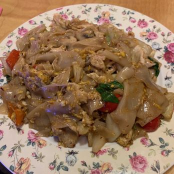 Rukdiew Cafe - Chicken Pad Kee Mao (Drunk Noodle) - Thai Near Me - Portland, Oregon Rukdiew Cafe - Chicken Pad Kee Mao (Drunk Noodle) - Thai Near Me - Portland, Oregon
