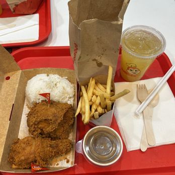Jollibee - 2 pc chicken with rice and gravy with drink - Fast Food Near Me - North York, Alberta