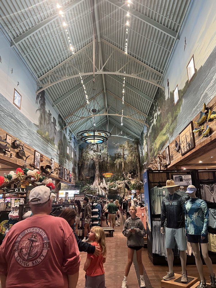 Bass Pro Shops Image