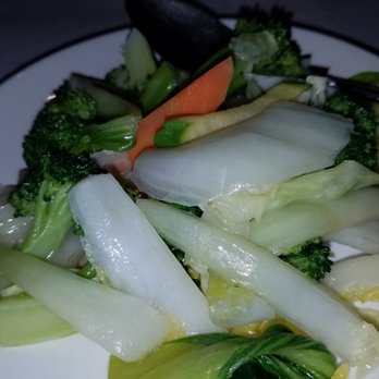 Lemon Grass Restaurant - A small plate of steamed veggies to complement your base claypot. - Asian Fusion Near Me - Sacramento, California Lemon Grass Restaurant - A small plate of steamed veggies to complement your base claypot. - Asian Fusion Near Me - Sacramento, California