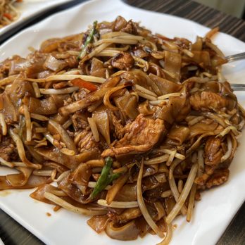 Thai Village - Pad See Ew - Thai Near Me - Uxbridge, Ontario Thai Village - Pad See Ew - Thai Near Me - Uxbridge, Ontario