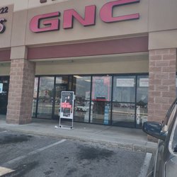 GNC - Store front