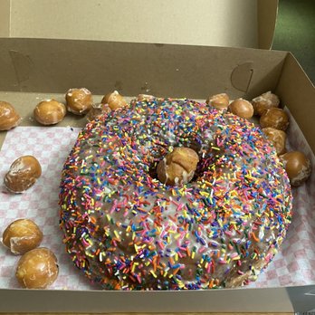 World's Fare Donuts - $30 Giant Donut - Donuts Near Me - Hayward, California