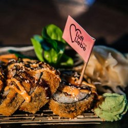 Luft Und Liebe - Om nom nom! Seid ihr auch solche Sushi Fans? Einfach perfekt zum Teilen mit Freunden oder selber Snacken!