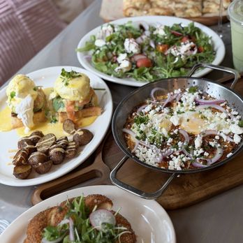 Le Vida - Table - Breakfast & Brunch Near Me - North Miami Beach, Florida