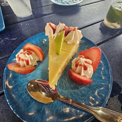 Longboards Oceanfront Grille - Key lime pie