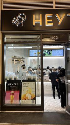 HEYTEA (Bellevue Bravern) by null