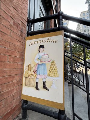 Almondine Bakery by null