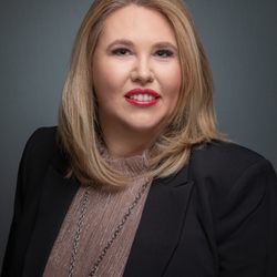 Lisa Garcia, Broker/Owner - Hometown Realty  - Lisa Garcia, REALTOR®/Broker